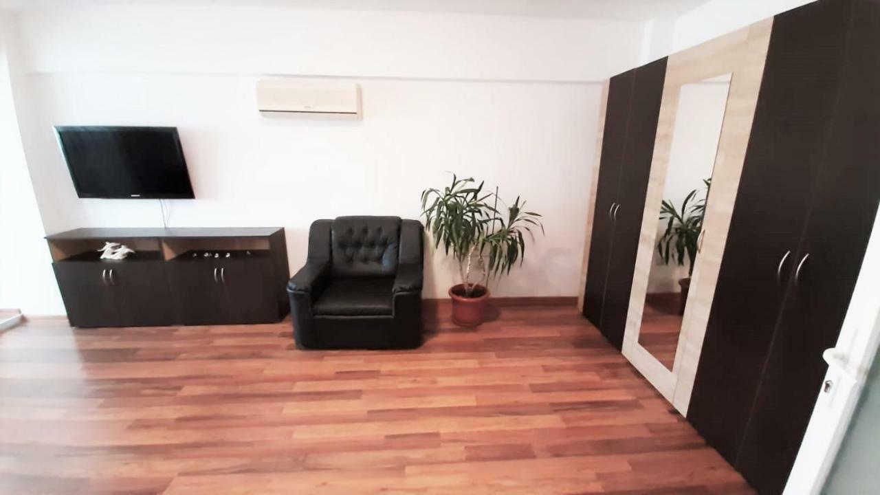 Ultracentral - Apartament Modern - Panoramic View Bacău Exteriér fotografie